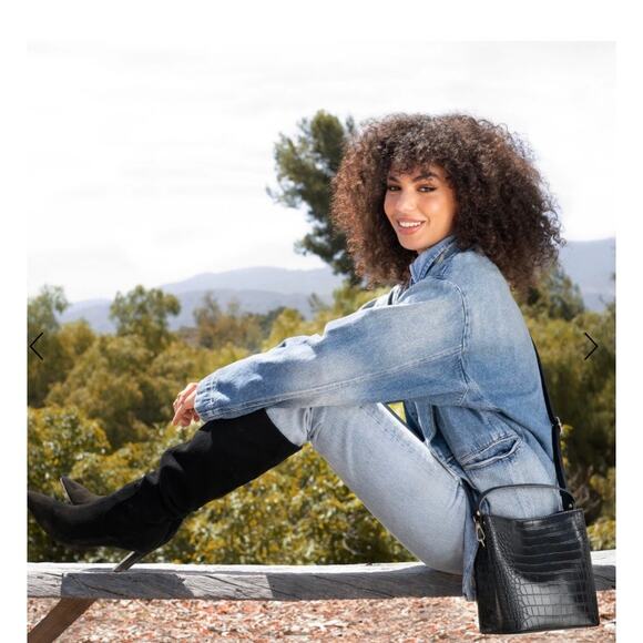 AOTA Elena Black Bucket Croc-Embossed Convertible Hand Crossbody Vegan Bag NEW - Picture 7 of 7